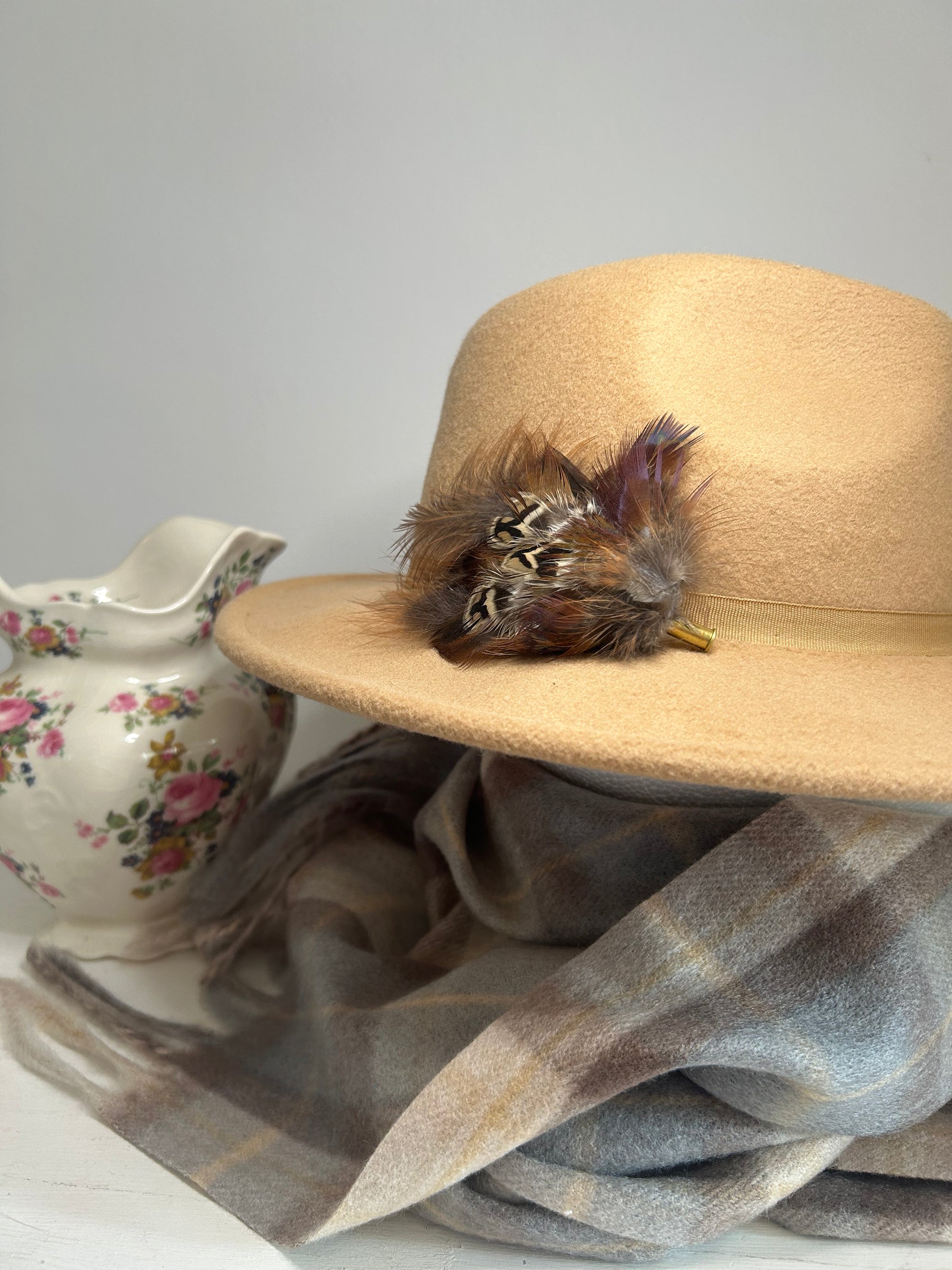HAT BROOCH - MEDIUM