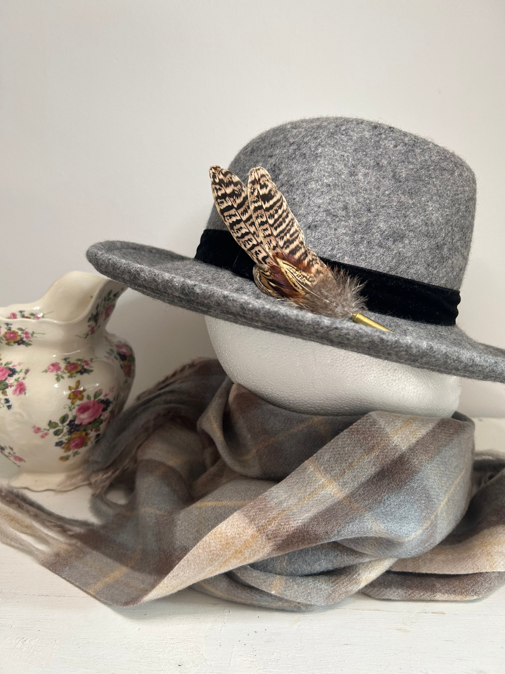 HAT BROOCH - MEDIUM