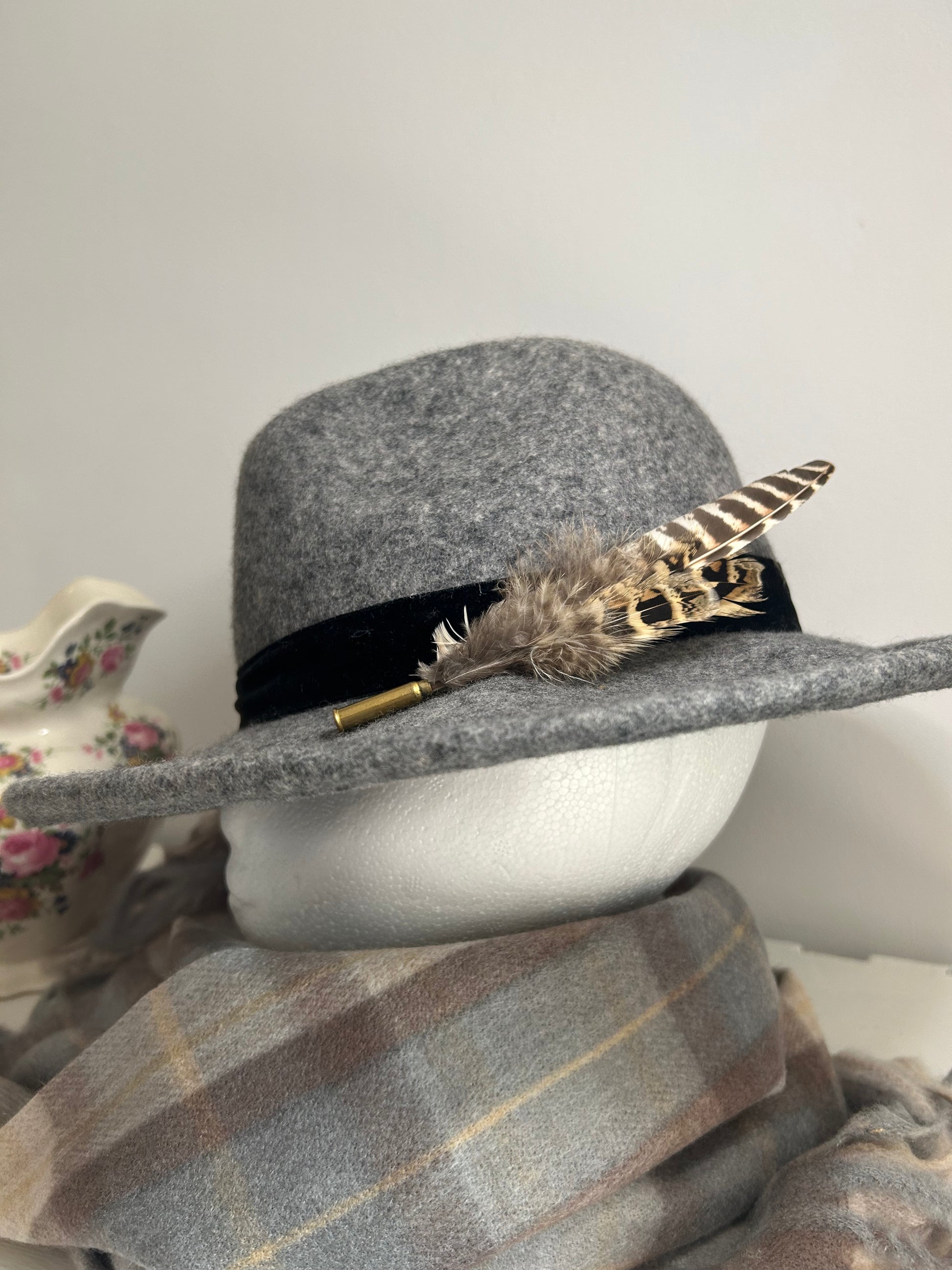 HAT BROOCH - MEDIUM