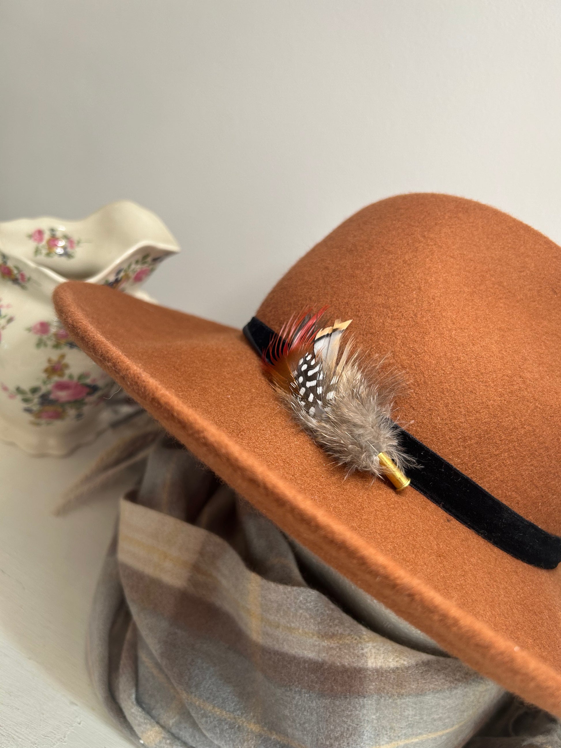 HAT BROOCH - MEDIUM