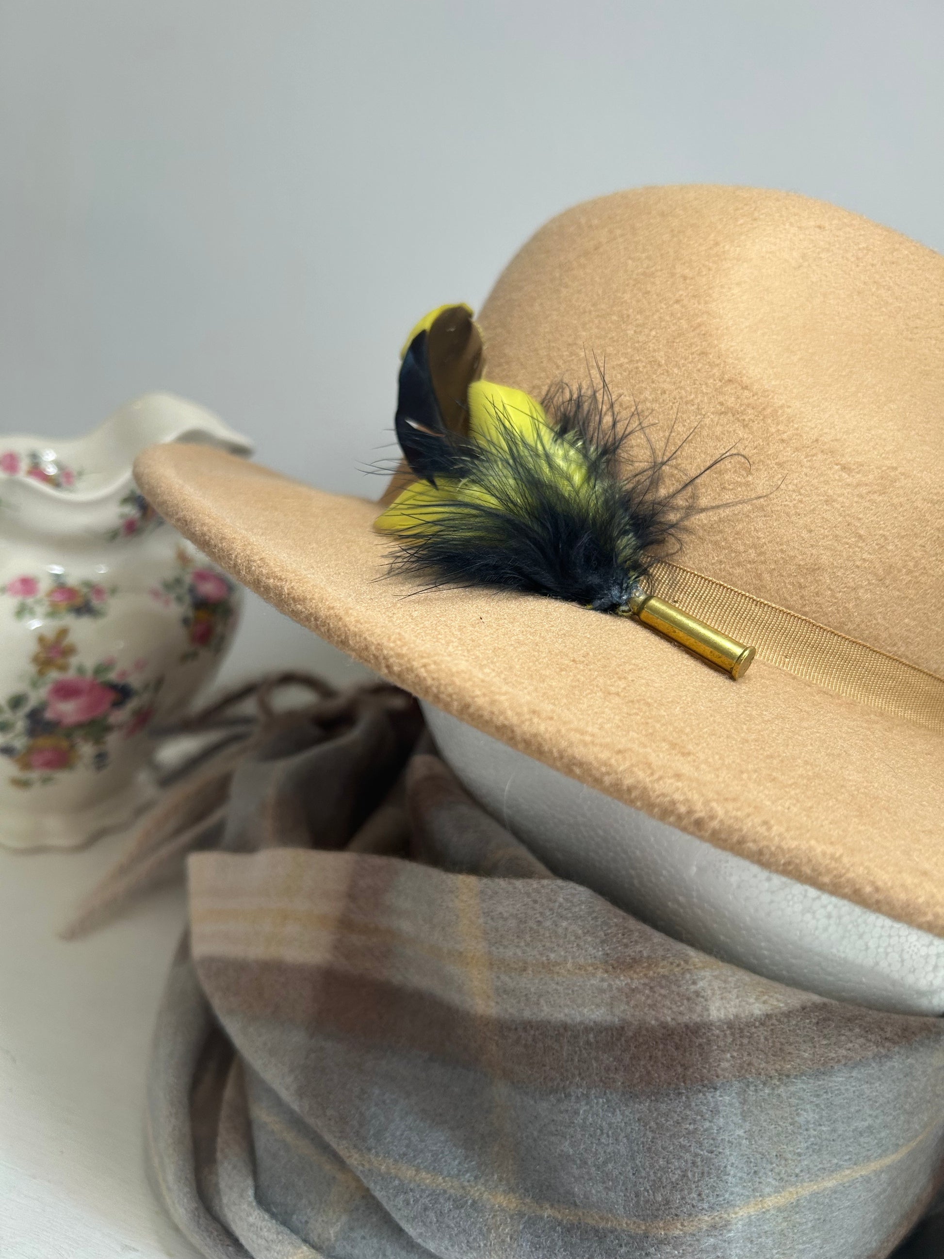 HAT BROOCH - MEDIUM