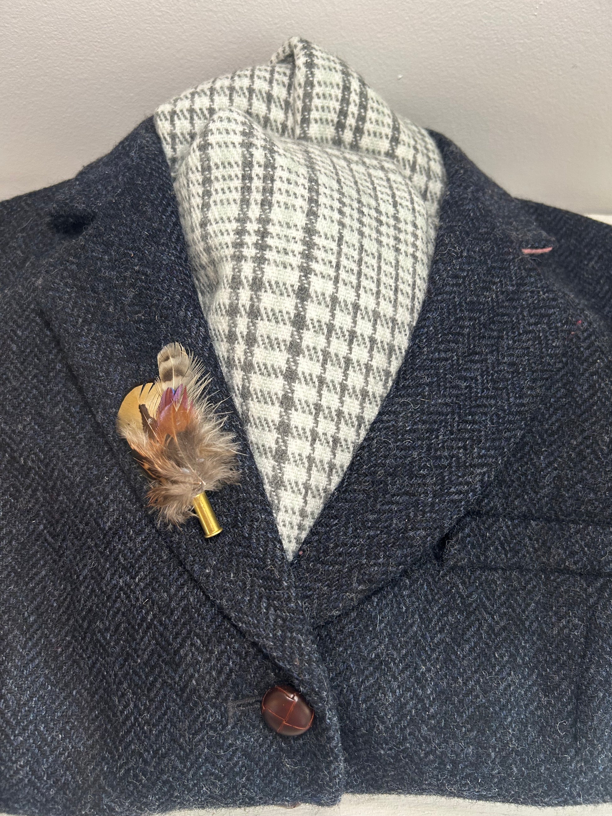 JACKET BROOCH - SMALL