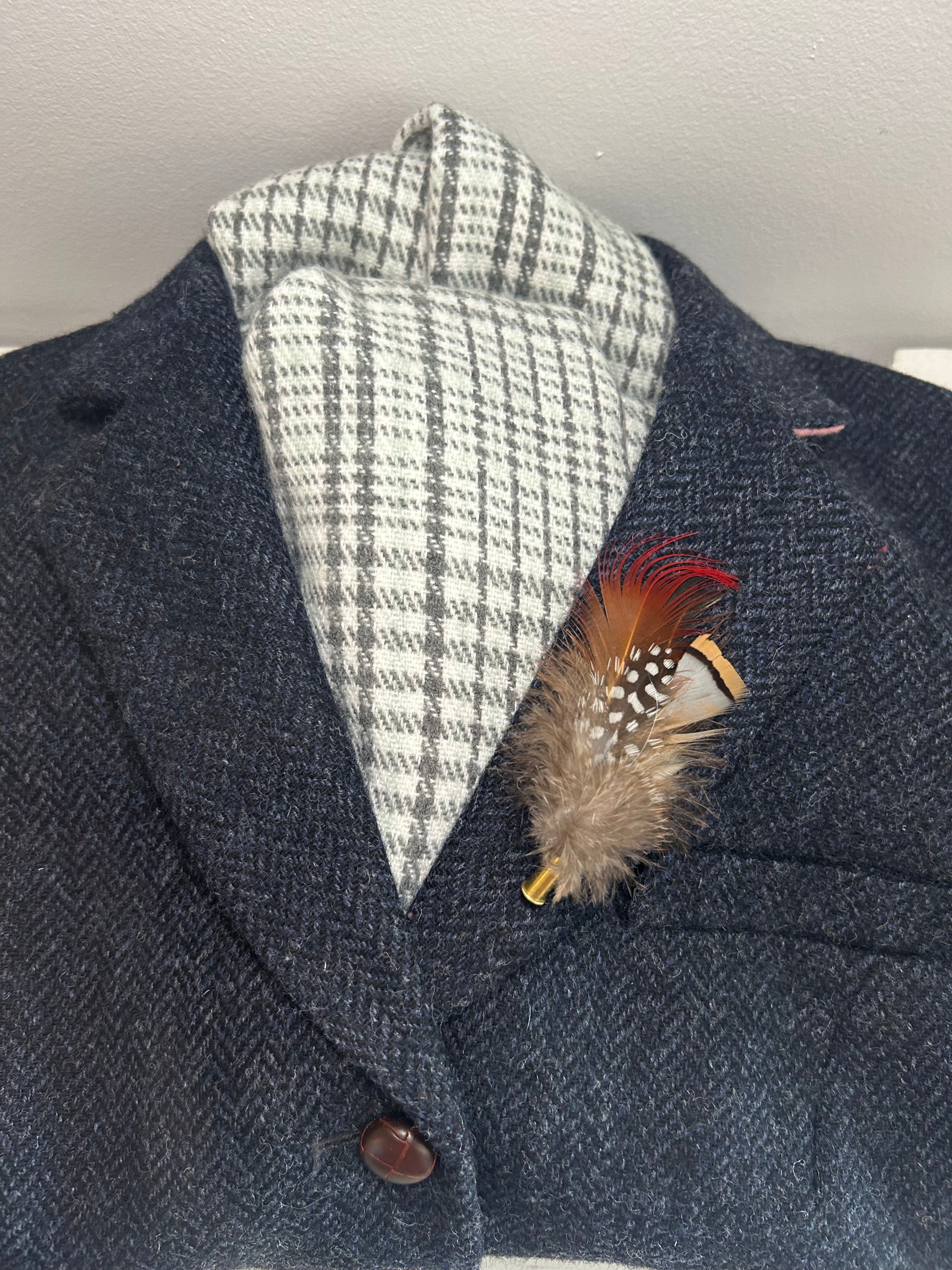 JACKET BROOCH - SMALL