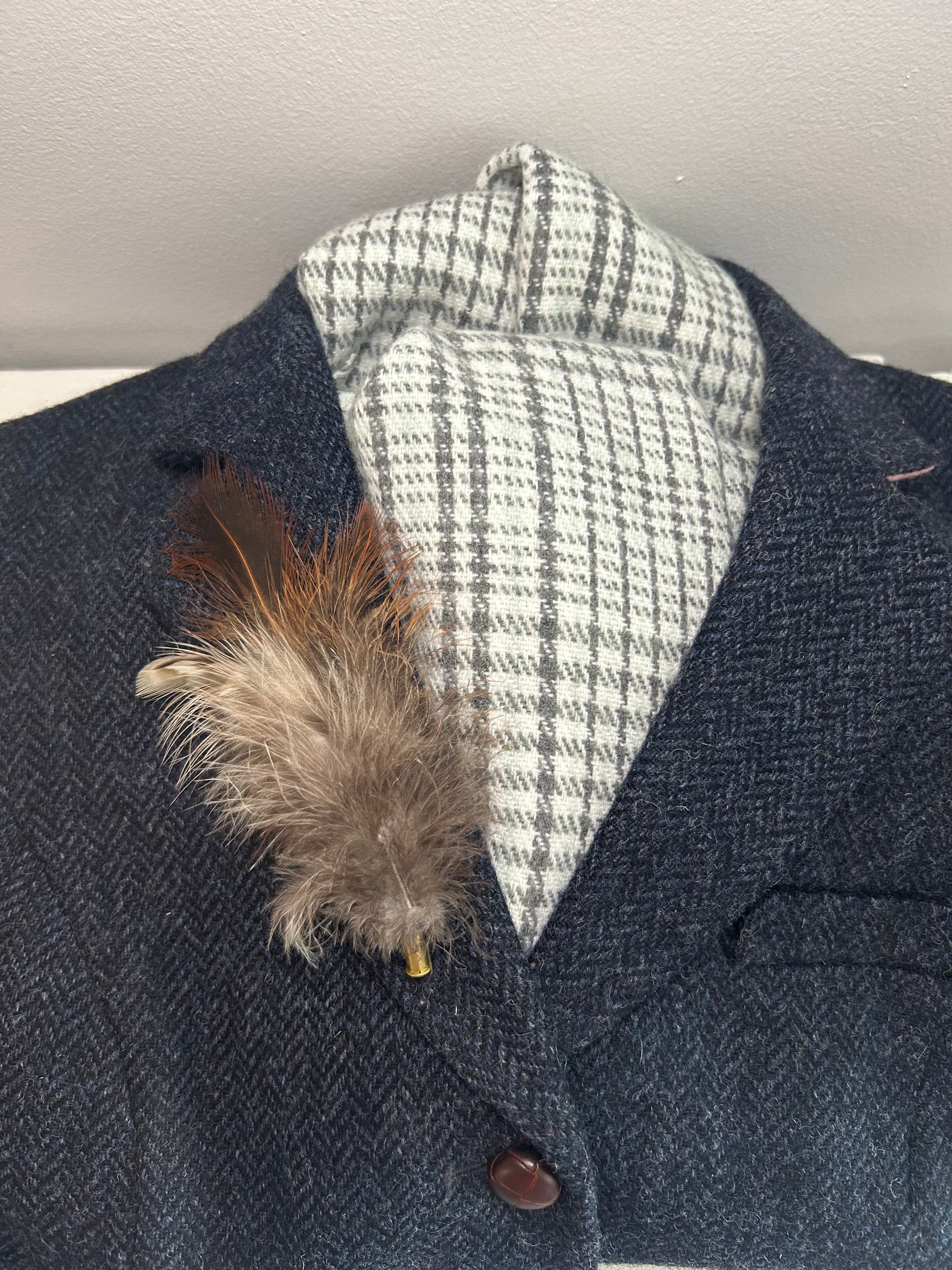 JACKET BROOCH - SMALL