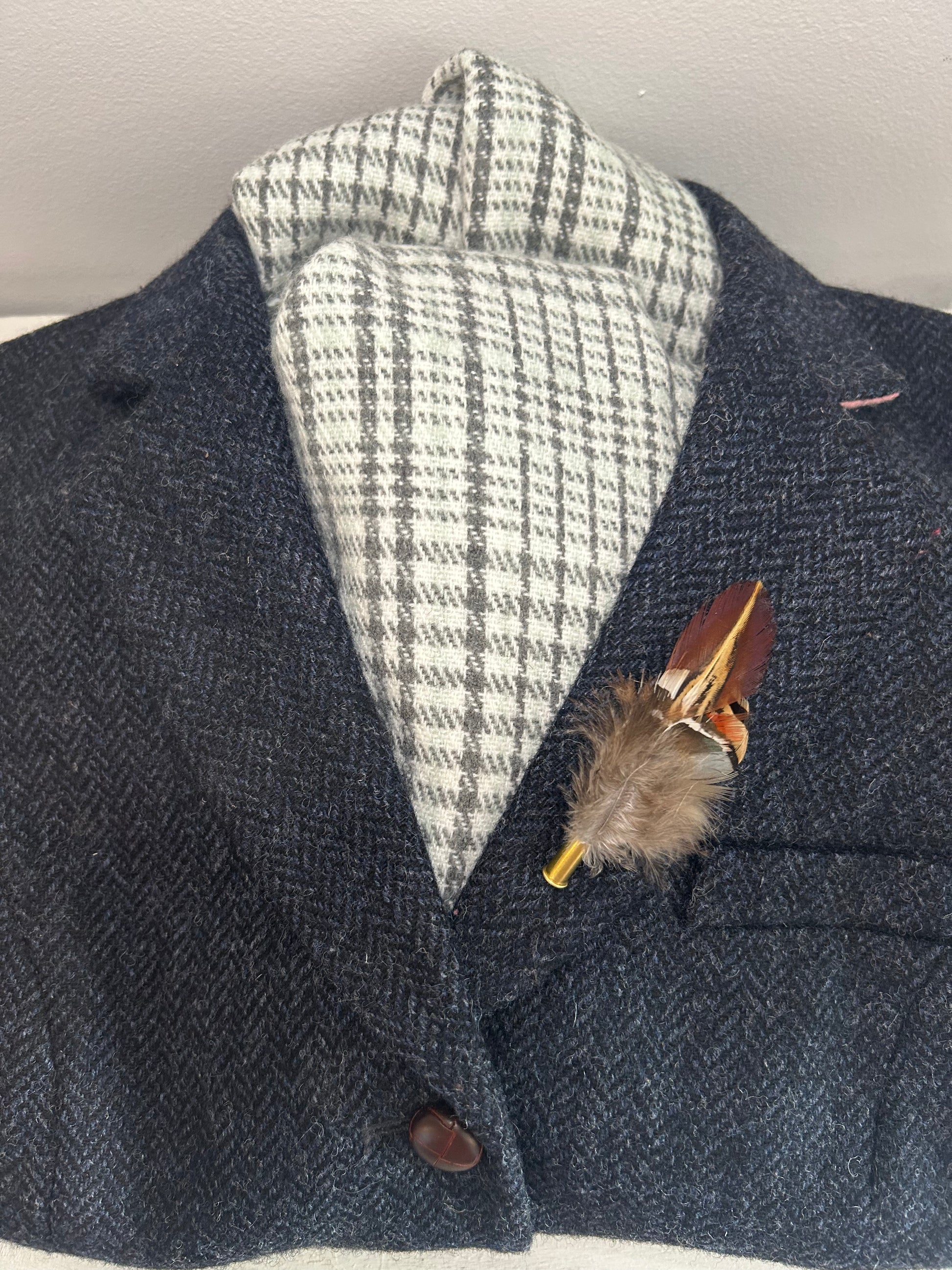 JACKET BROOCH - SMALL