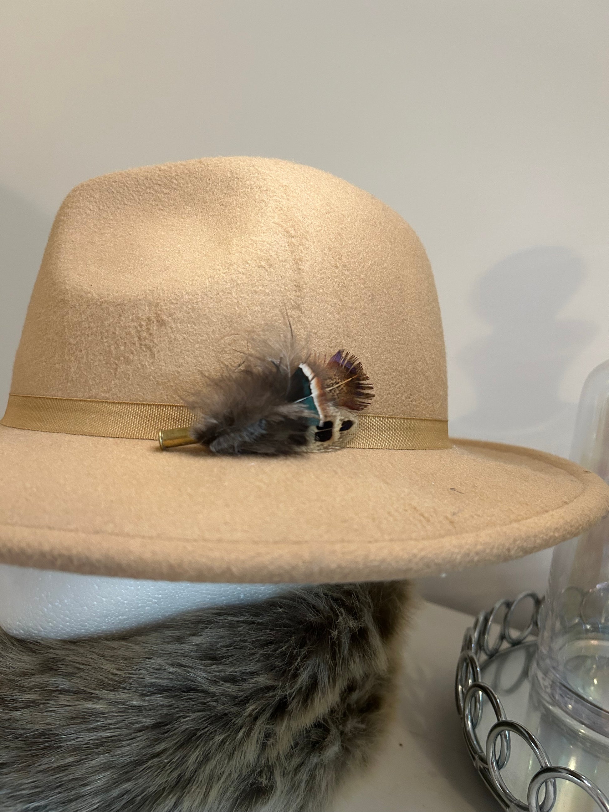 HAT BROOCH - SMALL
