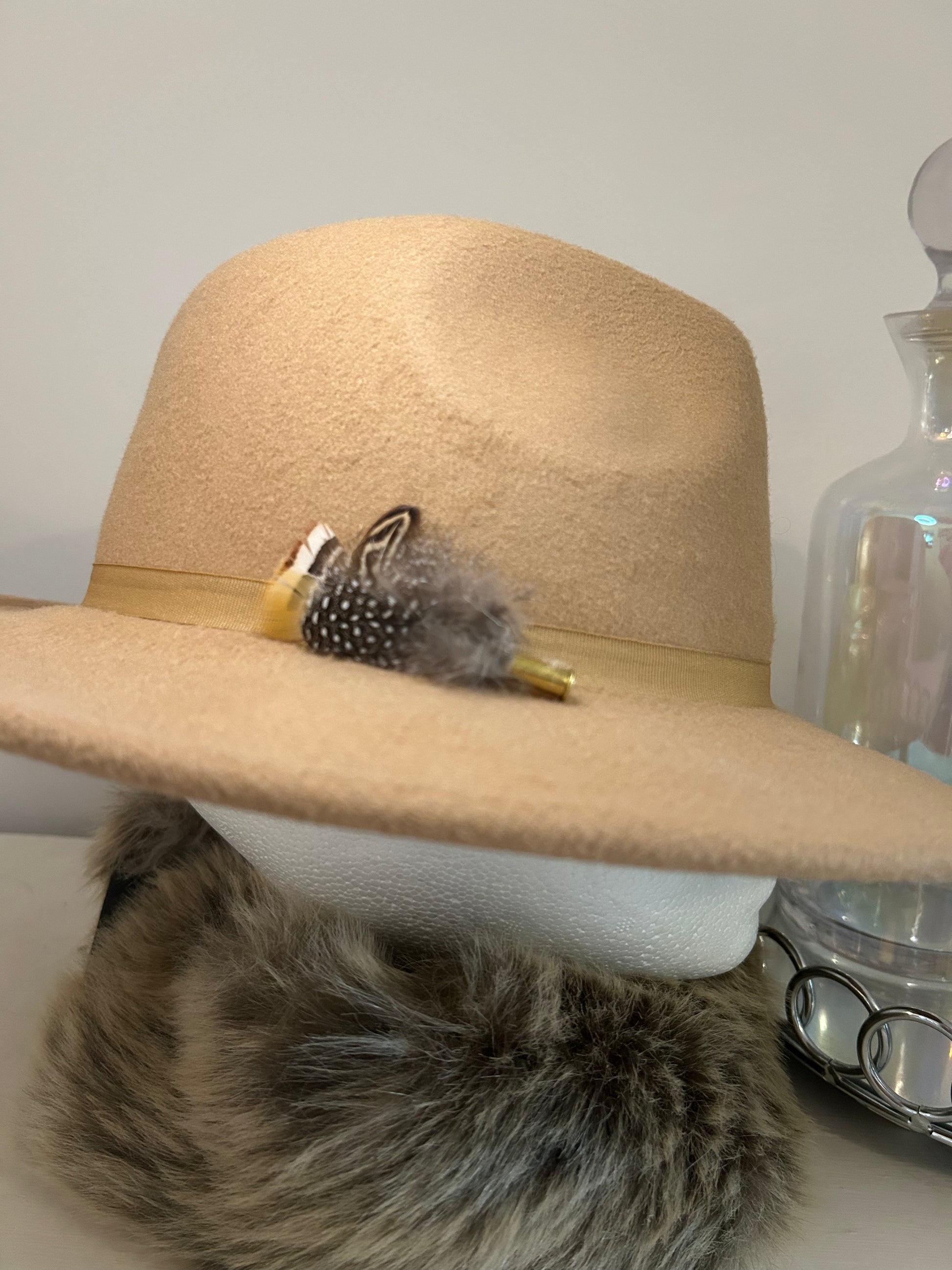 HAT BROOCH - SMALL