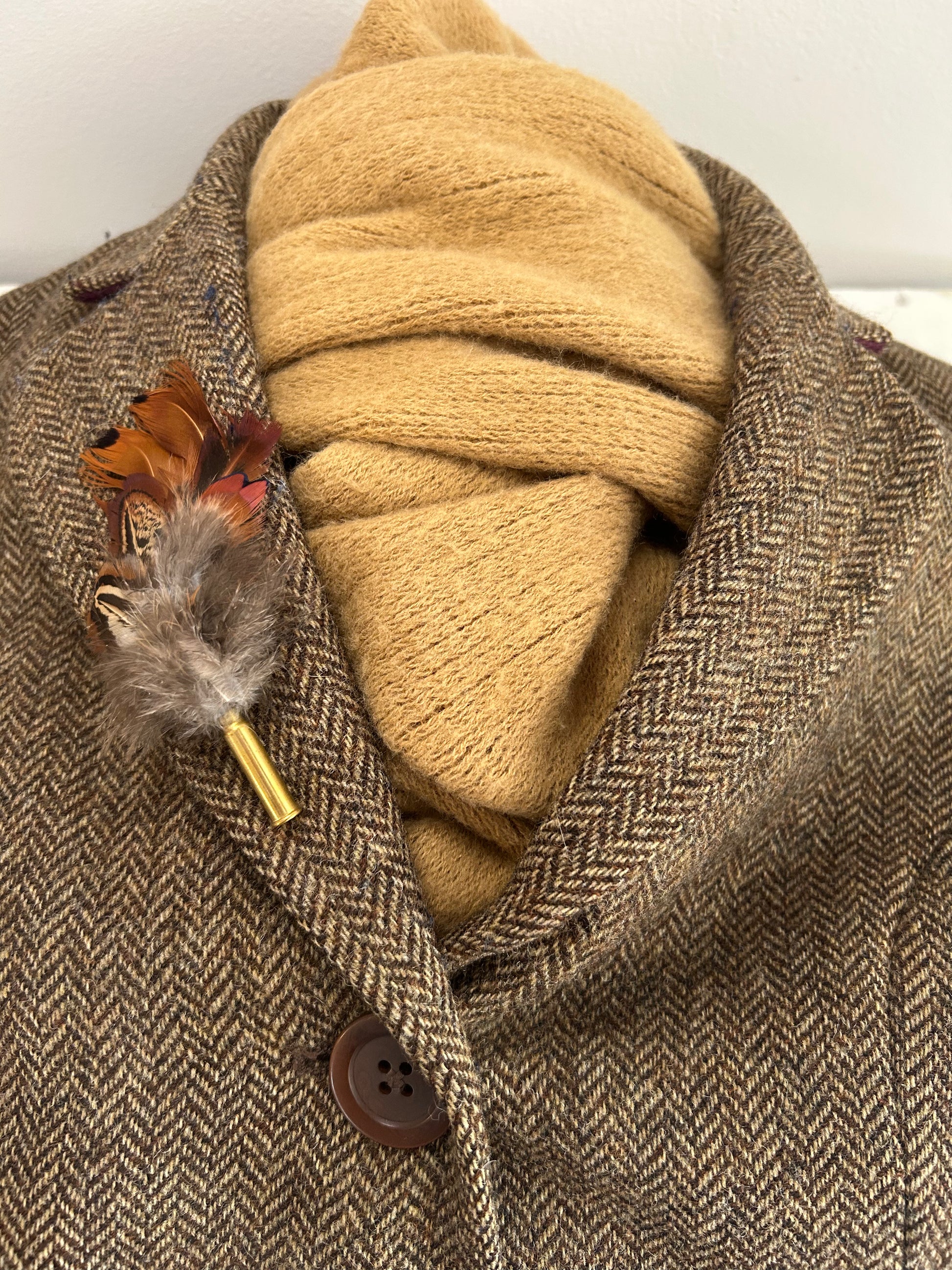 JACKET BROOCH - MEDIUM