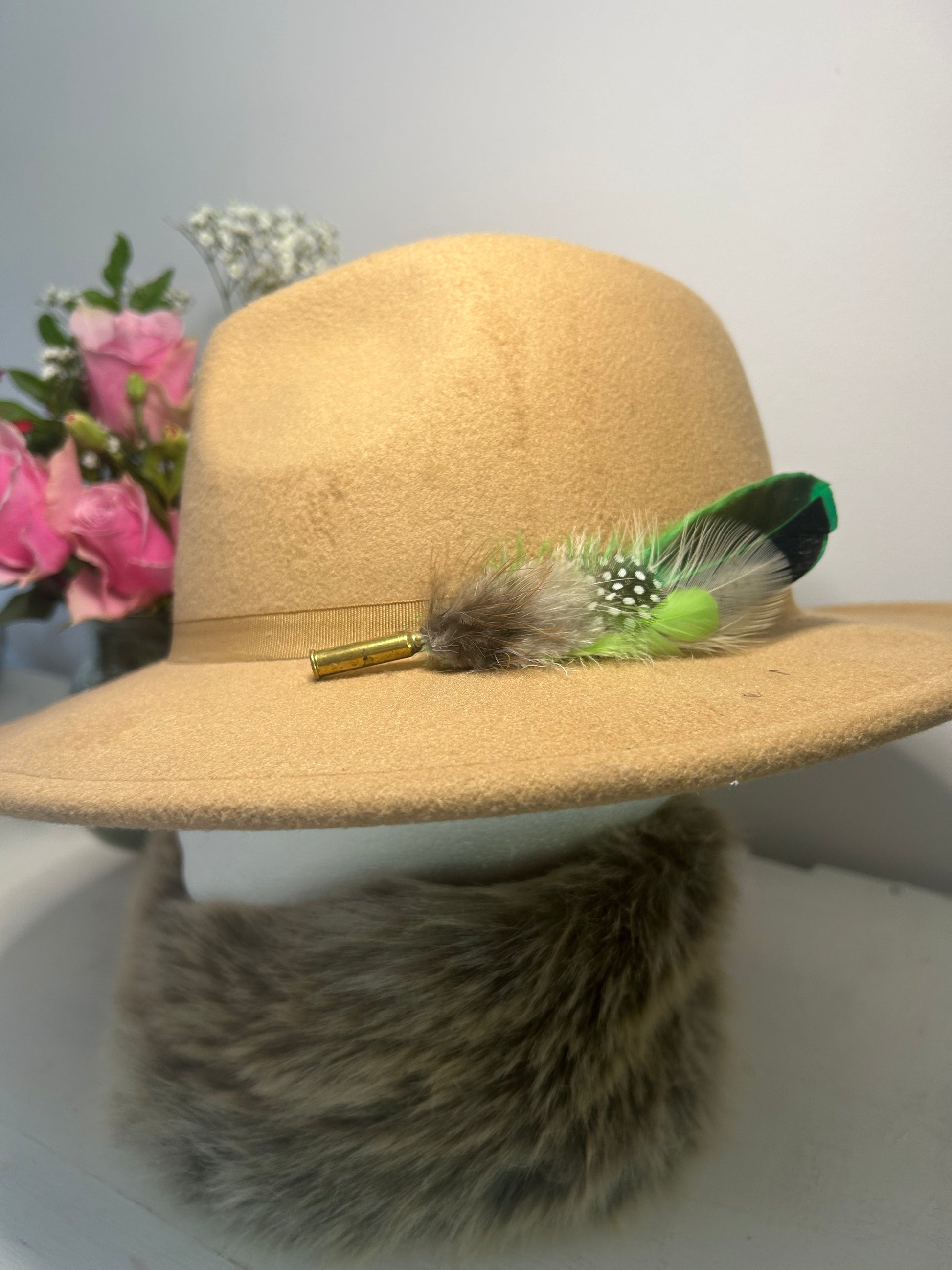 HAT BROOCH - MEDIUM